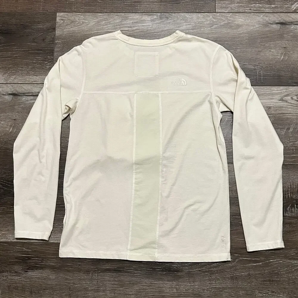 The North Face Men's Pocket Long Sleeve Shirt Cream Small, Never Worn
